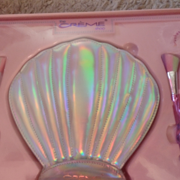 Buy cream L'Oreal a clamshell with - Picture 3 of 8